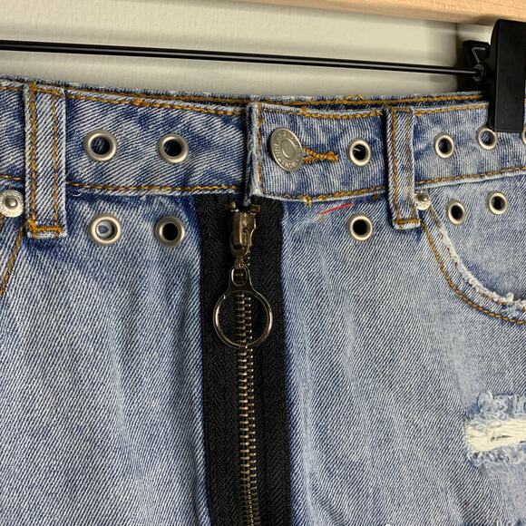 Distressed Jean Skirt Zip Trashed Small - Picture 5 of 7